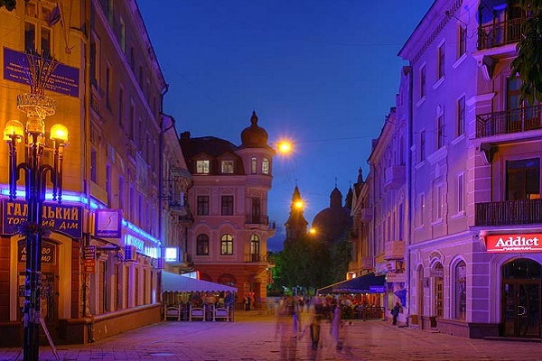 ТОП-10 українських міст з найкрасивішими вечірніми пейзажами (Фото)
