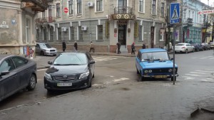 Головний ДАІшник Тернопільщини паркується на пішоходному переході (фото) 