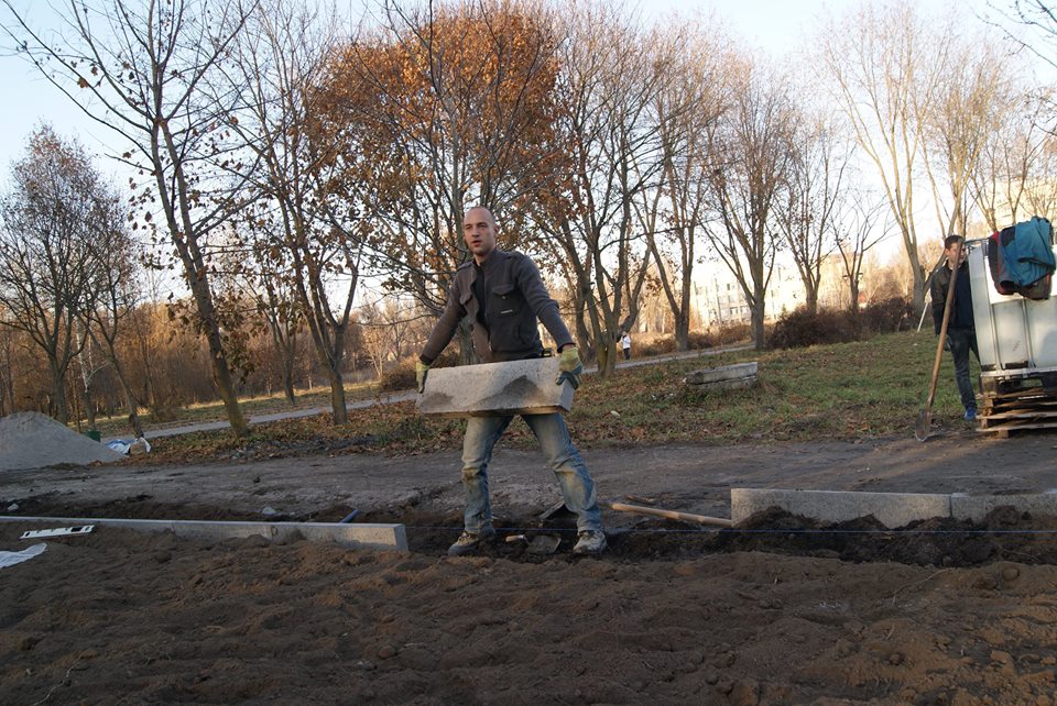 Ремонт доріжки у Тернопільському парку планують завершити до кінця тижня (ФОТО)