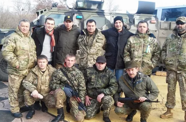 Тарас Пастух з колегами депутатами Семенченко, Соболєвим та Парасюком інспектують блокпости через скандал з гуманітаркою