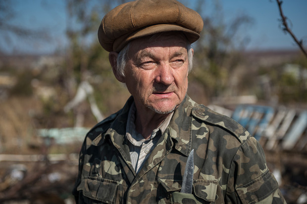 Фоторепортаж: Жити в “ЛНР”, будні окупованого Луганська